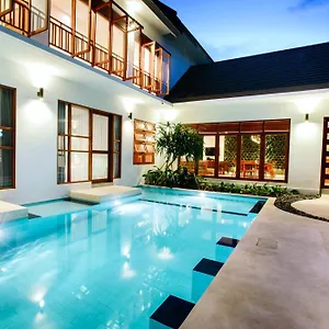 Pudak Sari Unizou Hostal Kuta Lombok